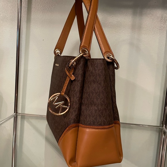 Large Nicole handbag - Picture 4 of 10